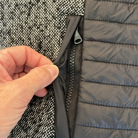 NWT Chillax black nylon and grey fabric long sleeve hooded zip front jacket - Picture 3 of 13